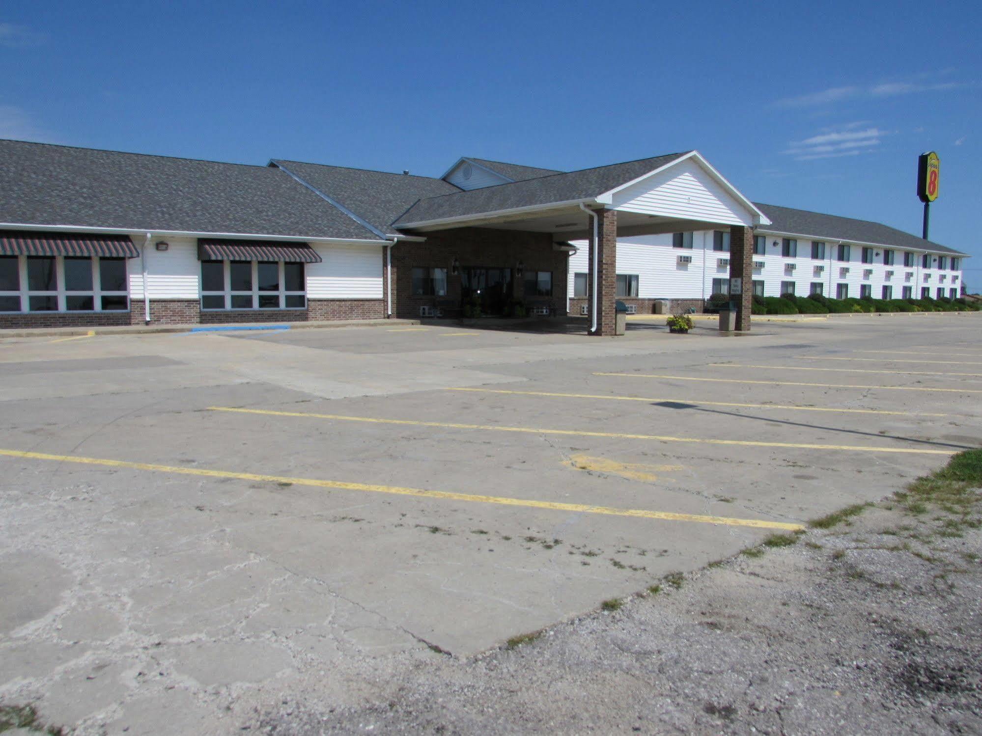 Super 8 By Wyndham Bethany Mo Exterior photo